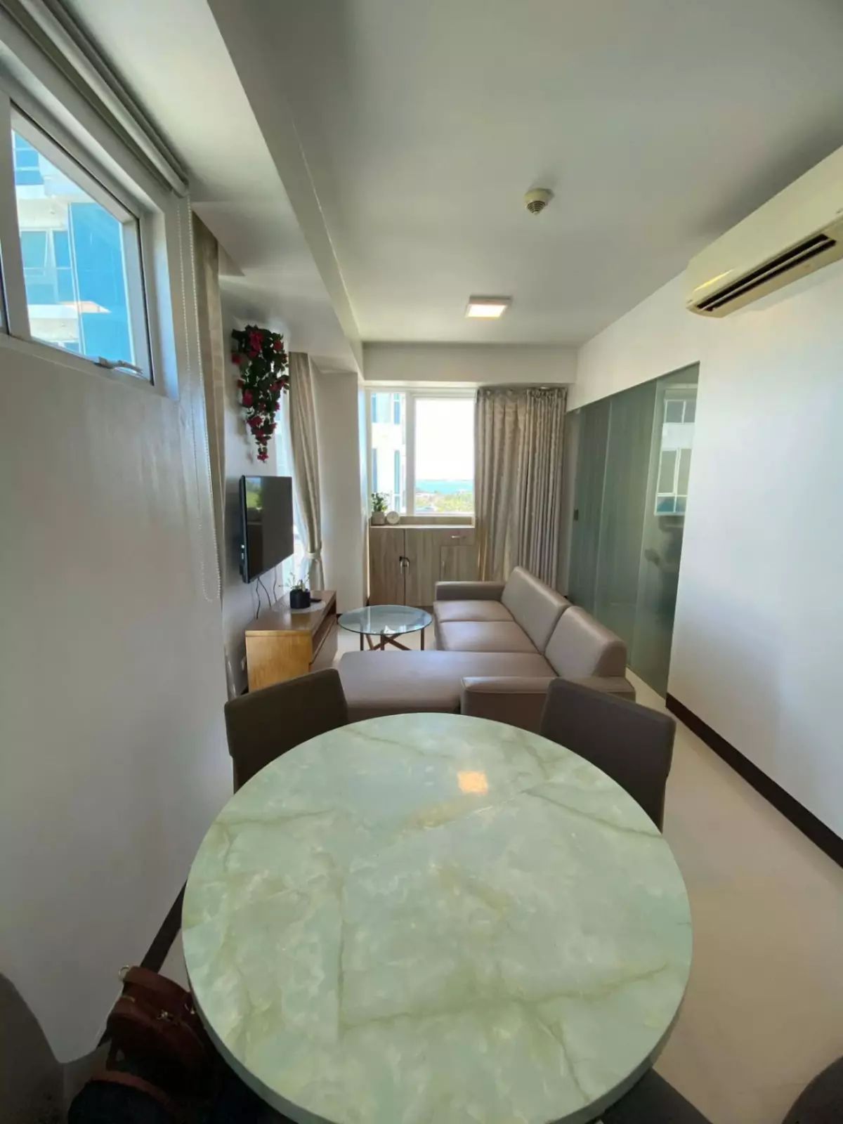 Fully Furnished 1-Bedroom Corner Unit for Sale – 8 Newtown Boulevard, Lapu-Lapu City - photo 5