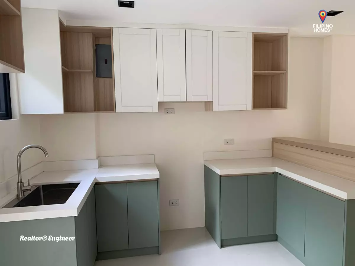 Modern Living at 3-storey, 4-bedroom townhouse in Las Pinas - photo 6