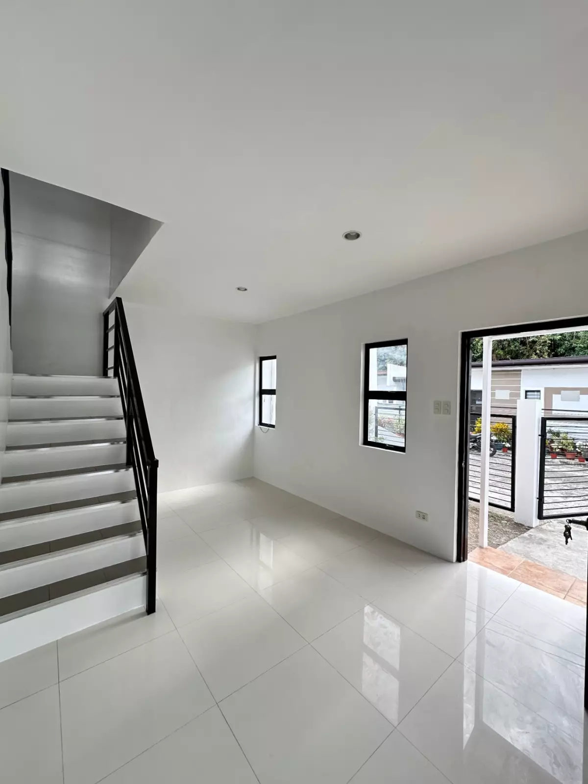 FOR SALE! 4BR House & Lot in Tugbok, Davao City, Davao del Sur - photo 5