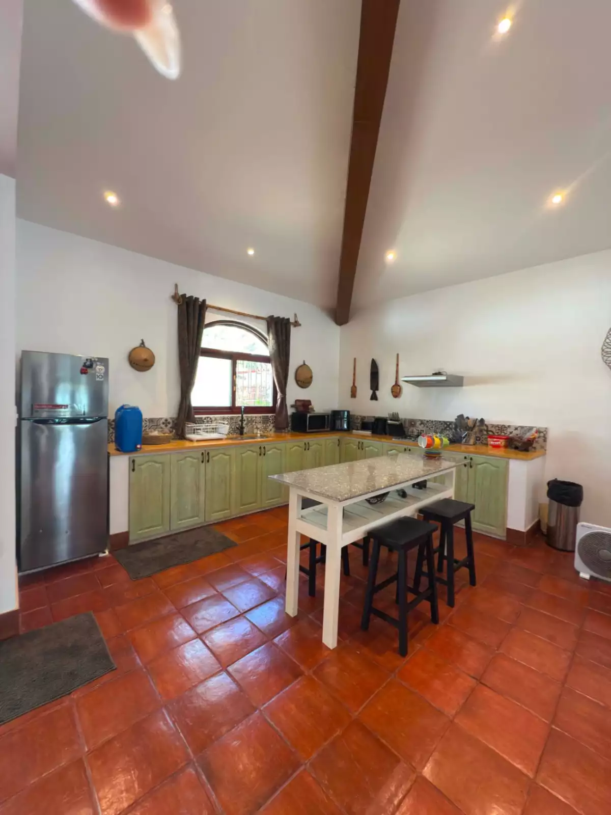 Luxury Single-Storey House & Lot with Pool - photo 2