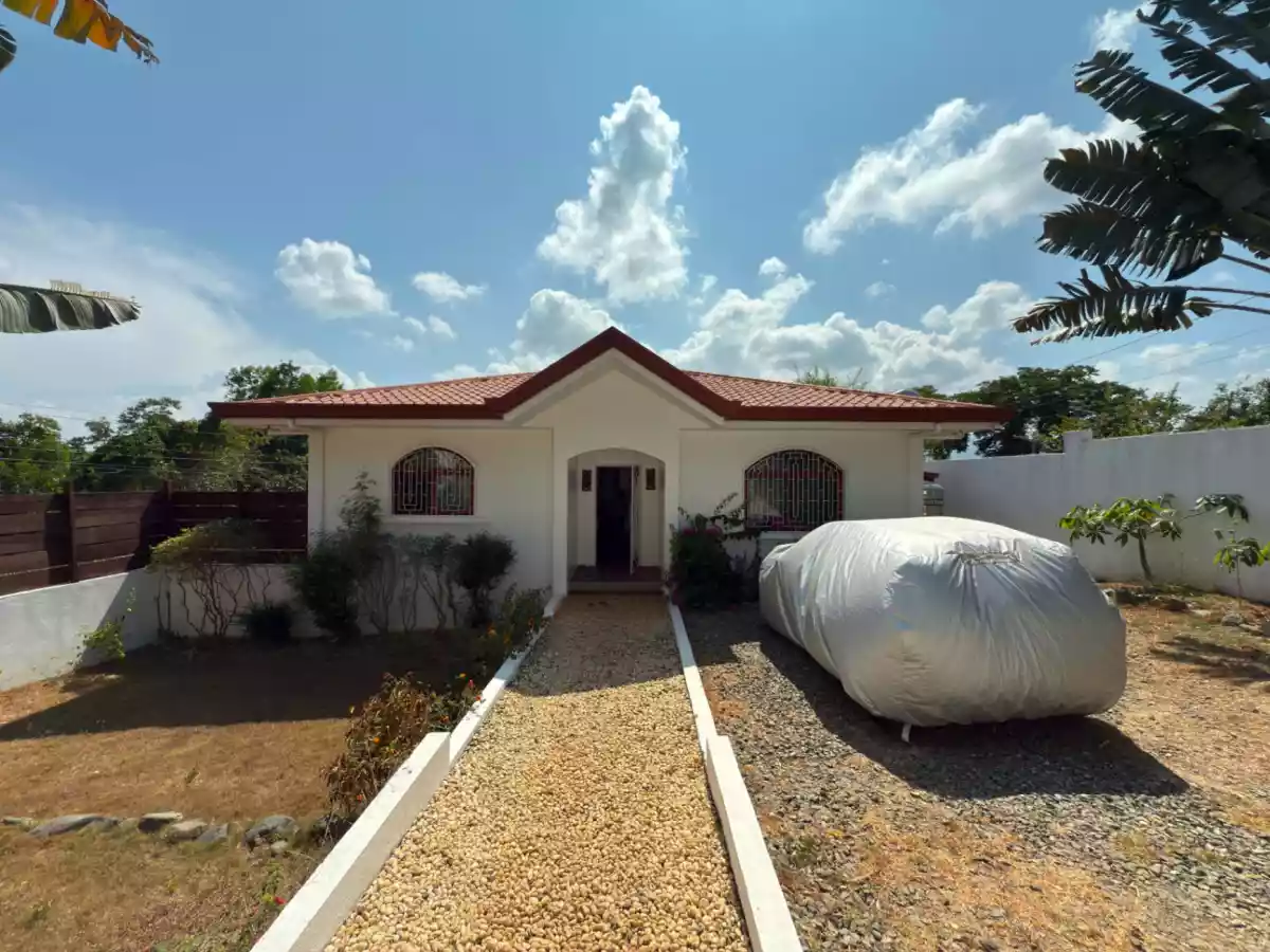 Luxury Single-Storey House & Lot with Pool - photo 6