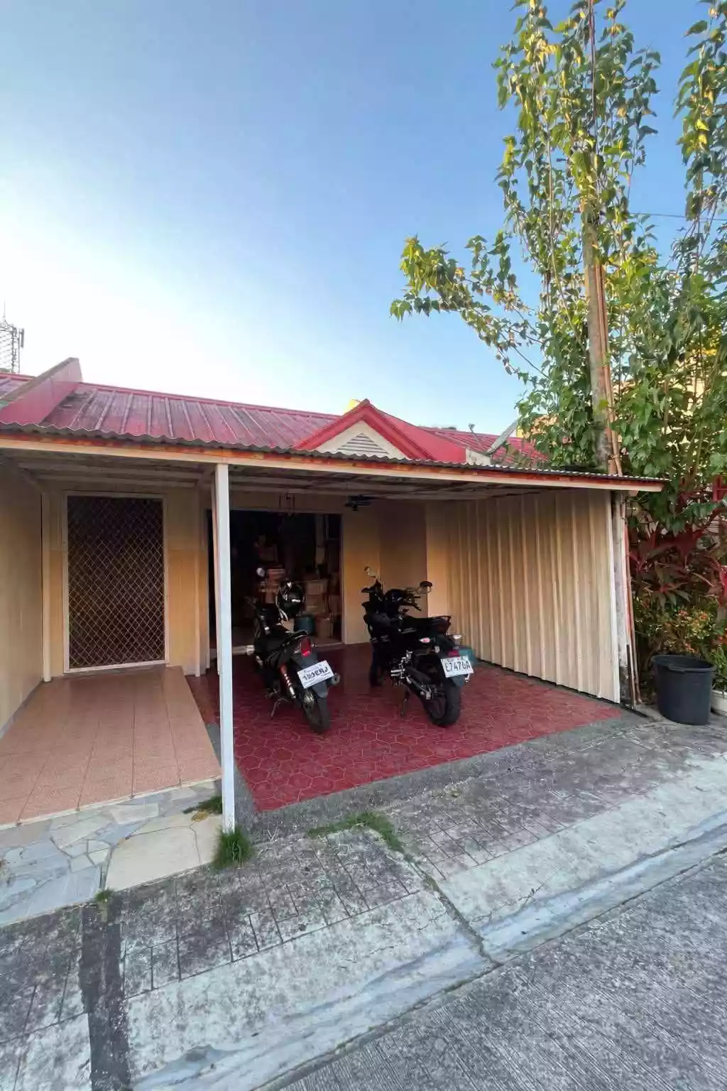 FOR SALE: HOUSE AND LOT — House and Lot in Naga City, Camarines Sur, 4400 — Photo 3