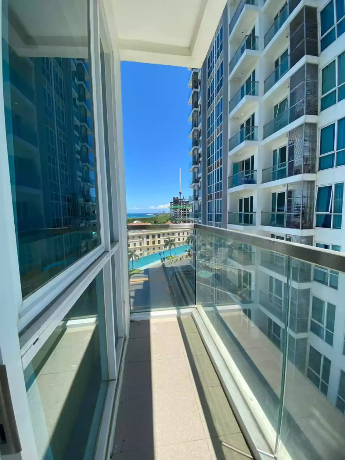 Fully Furnished 1-Bedroom Corner Unit for Sale – 8 Newtown Boulevard, Lapu-Lapu City - photo 3