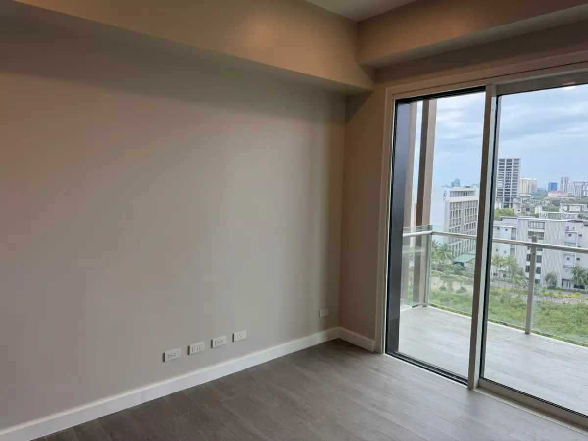 Rush Sale/For Assume 1BR Unit at ARUGA by Rockwell Mactan - photo 4