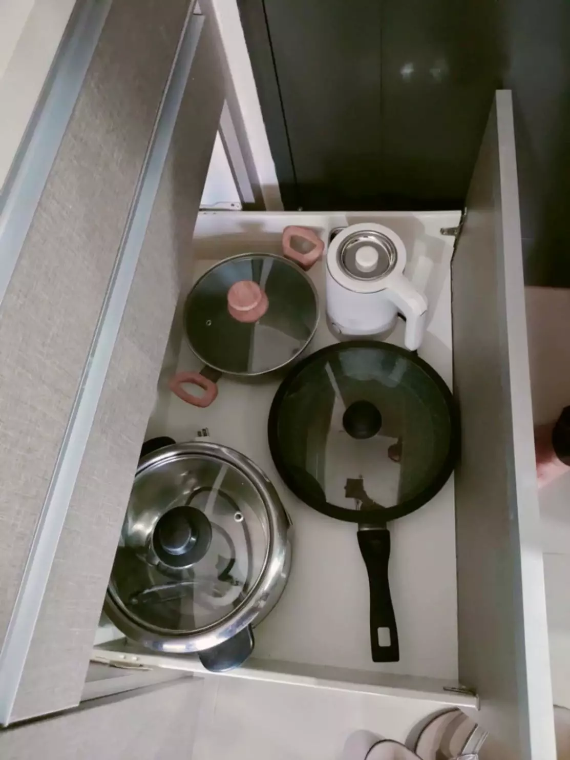 FOR RENT: STUDIO UNIT IN BASELINE PRESTIGE WITH PARKING - photo 4