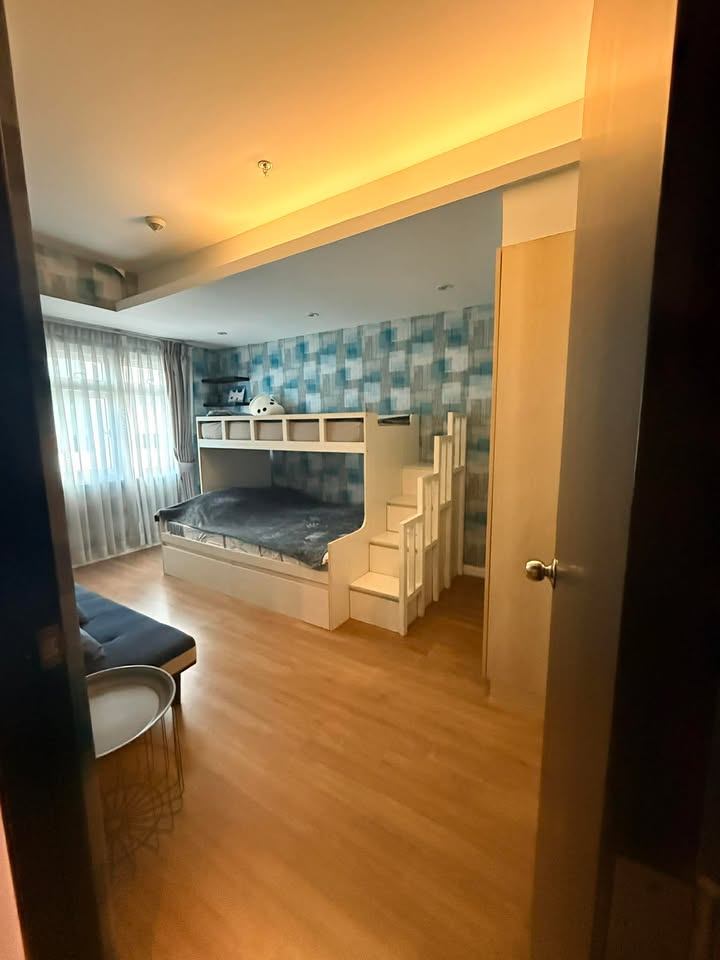 For Sale: Fully Finished 2BR Unit in Solinea Tower 1 with Parking Slot - photo 6