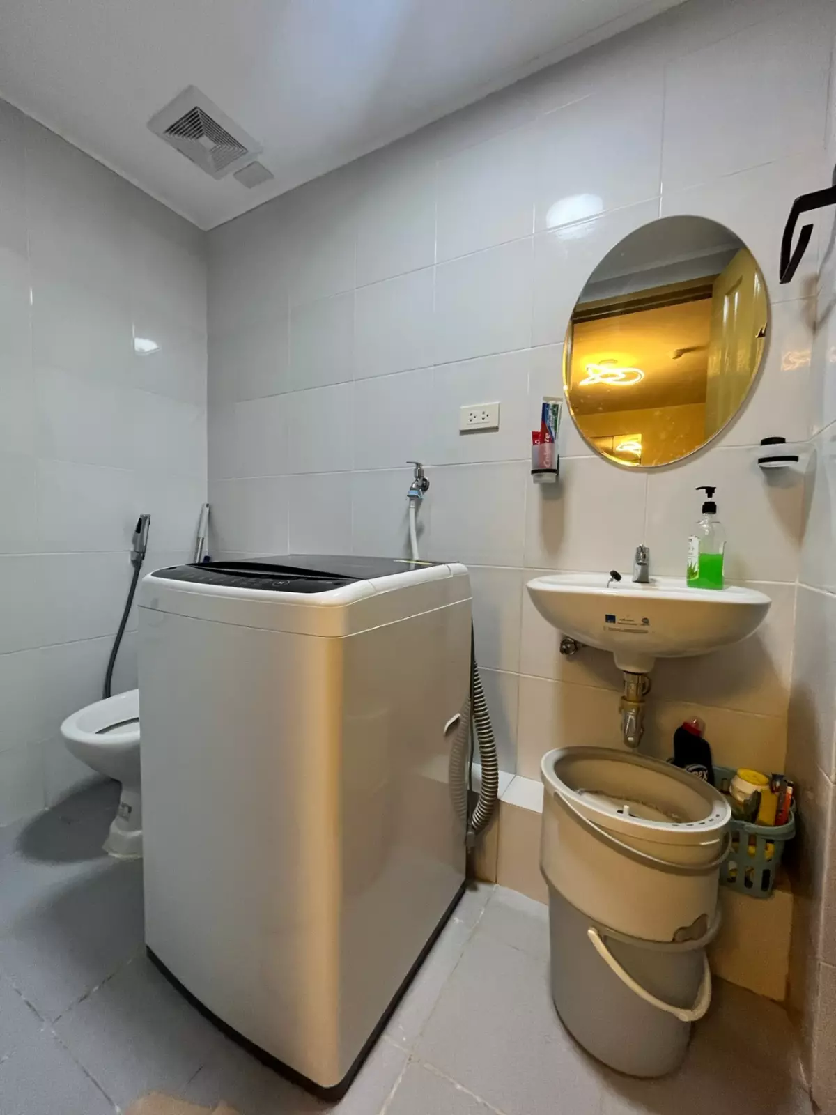 SPACIOUS 2 BEDROOM CONDOMINIUM - photo 2