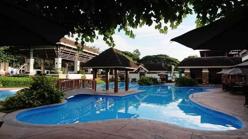 ONE OASIS CEBU WITH GOLF COURSE VIEW - photo 4