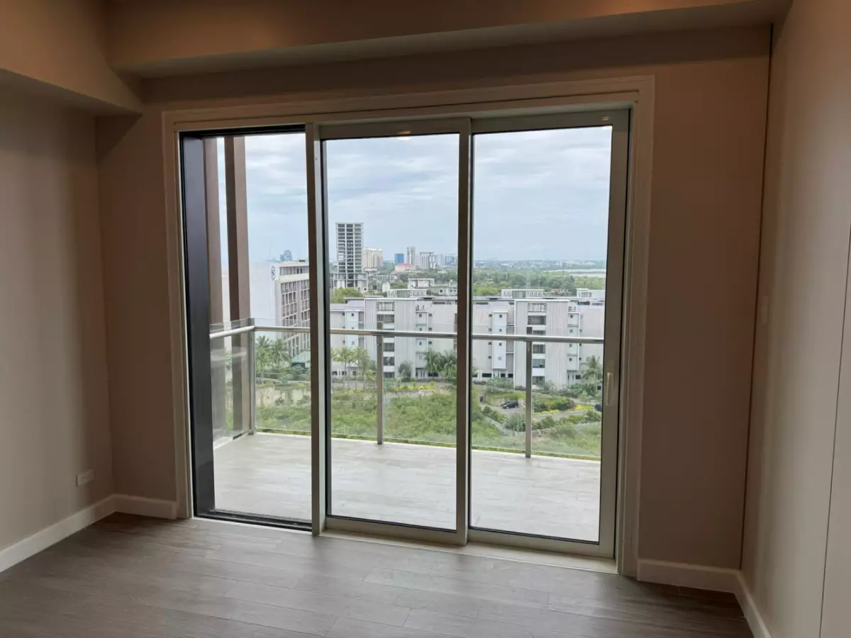 Rush Sale/For Assume 1BR Unit at ARUGA by Rockwell Mactan - photo 3