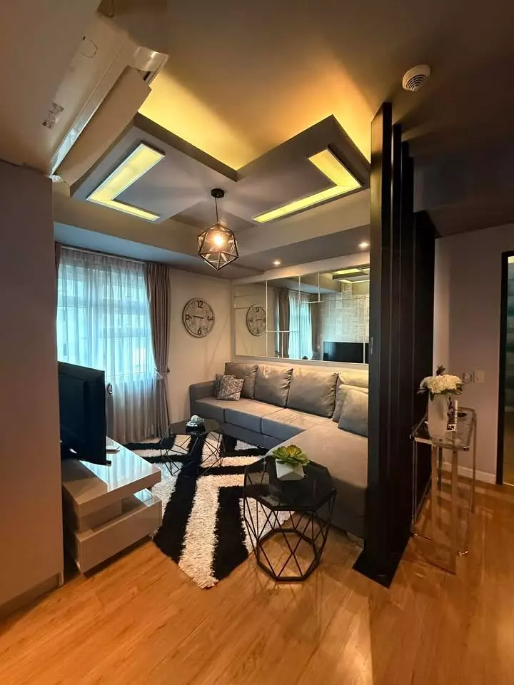 For Sale: Fully Finished 2BR Unit in Solinea Tower 1 with Parking Slot - photo 3