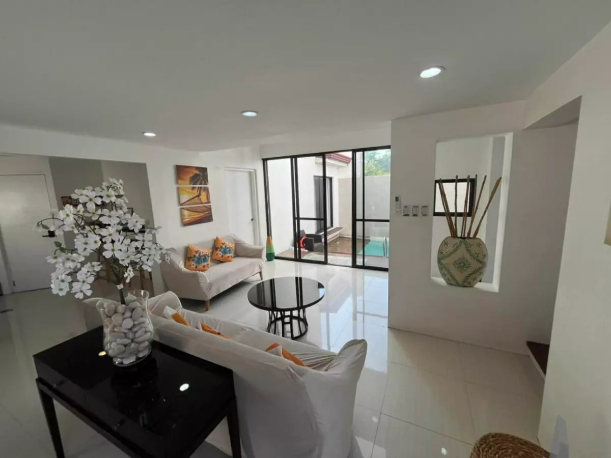 Singe Detached House & Lot w/ Pool - photo 3