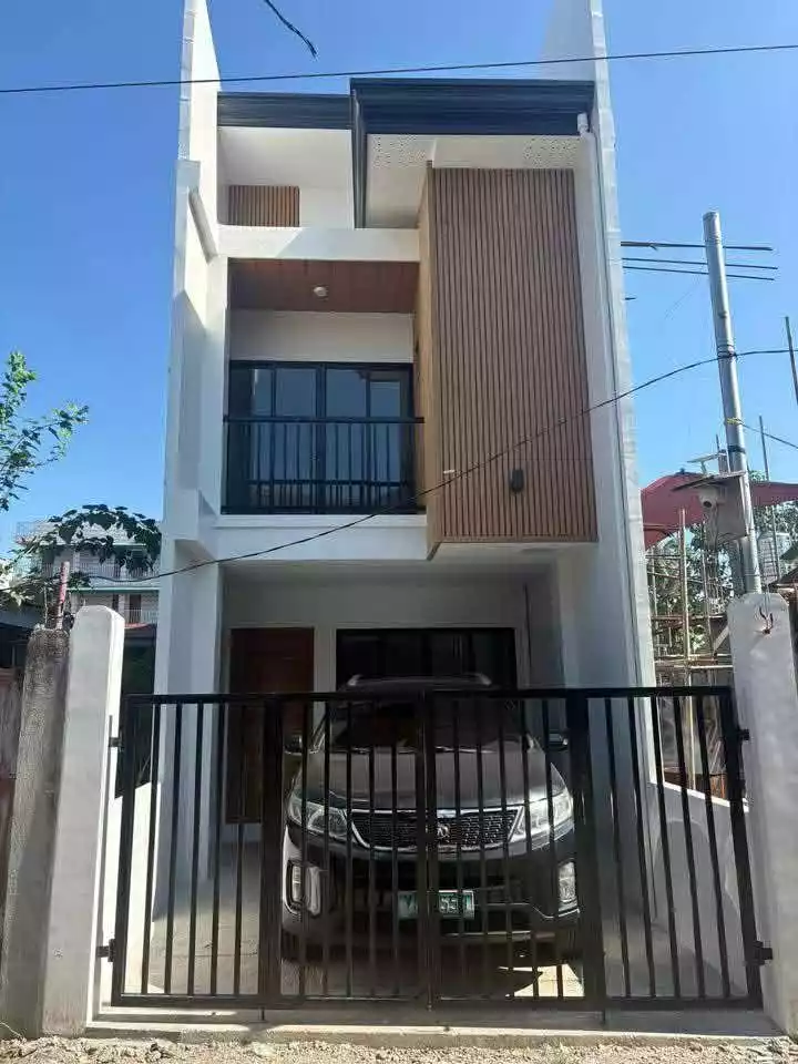 Brandew townhouse for sale in Dawis Taisay City - photo 2