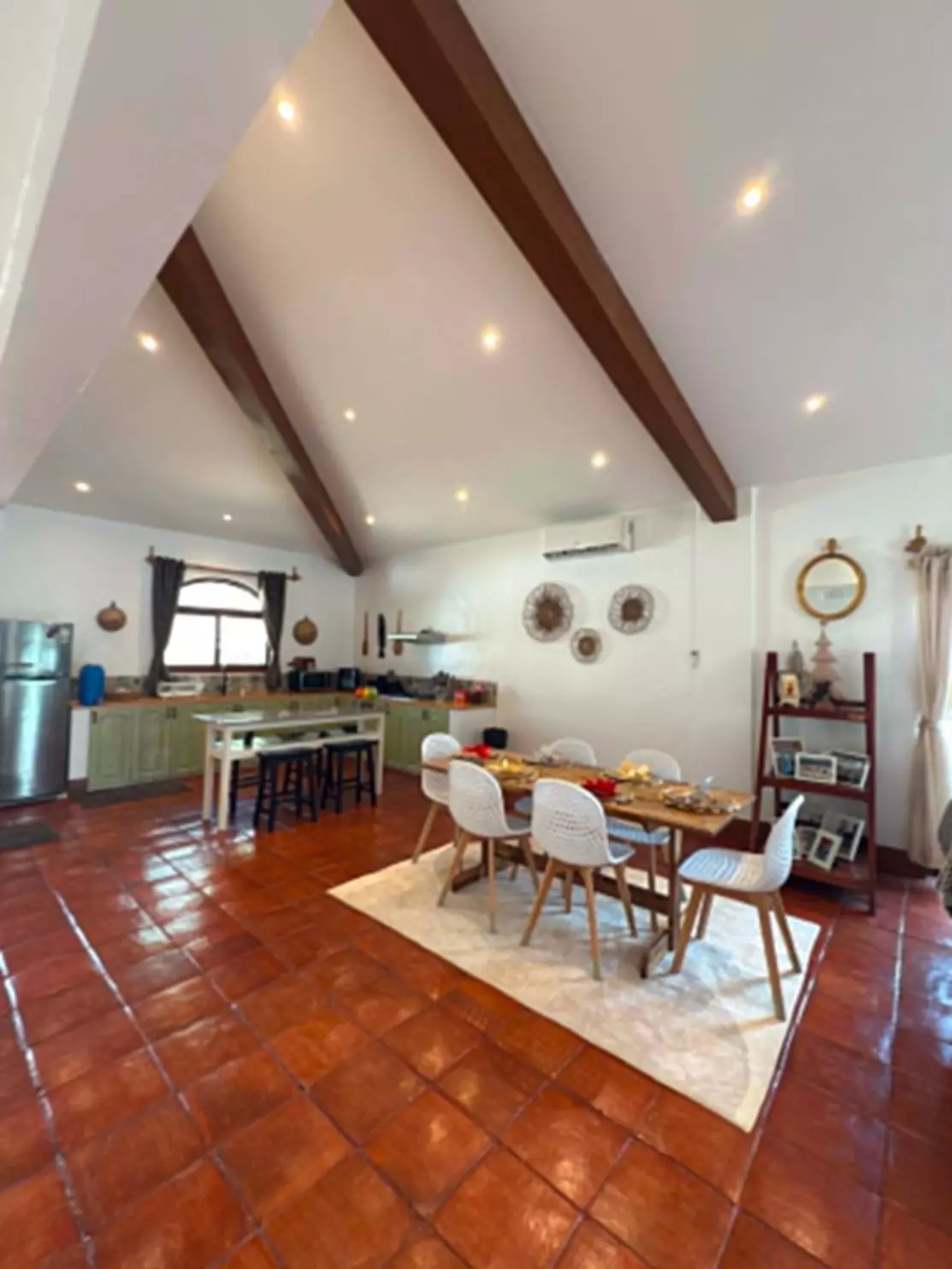 Luxury Single-Storey House & Lot with Pool - photo 3