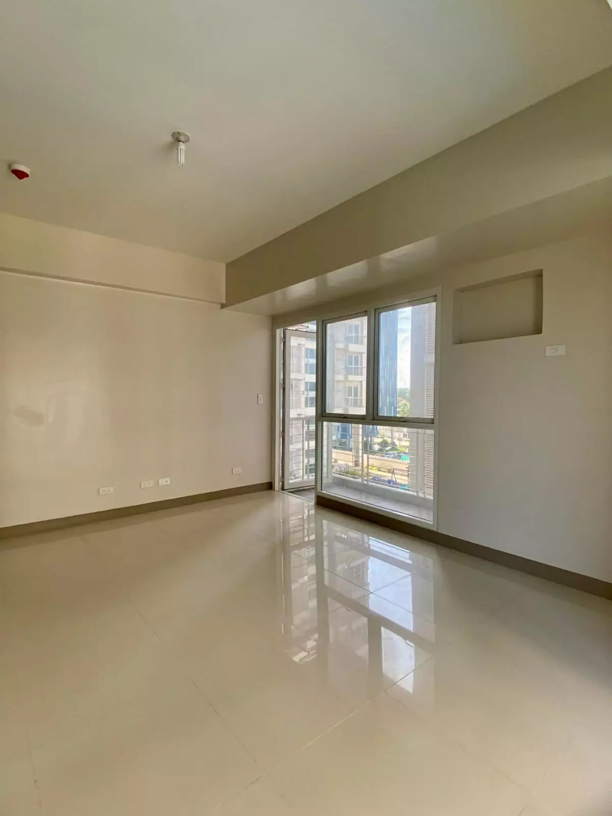 Affordable For Assume Executive Studio Unit Two Minutes Walk to SM Lanang Premier Davao City Davao Del Sur - photo 2