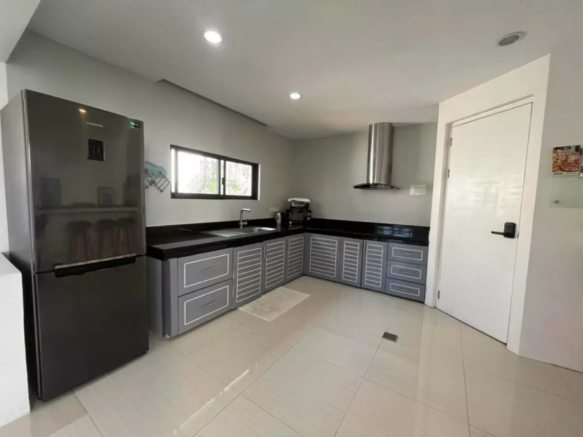 Singe Detached House & Lot w/ Pool - photo 7