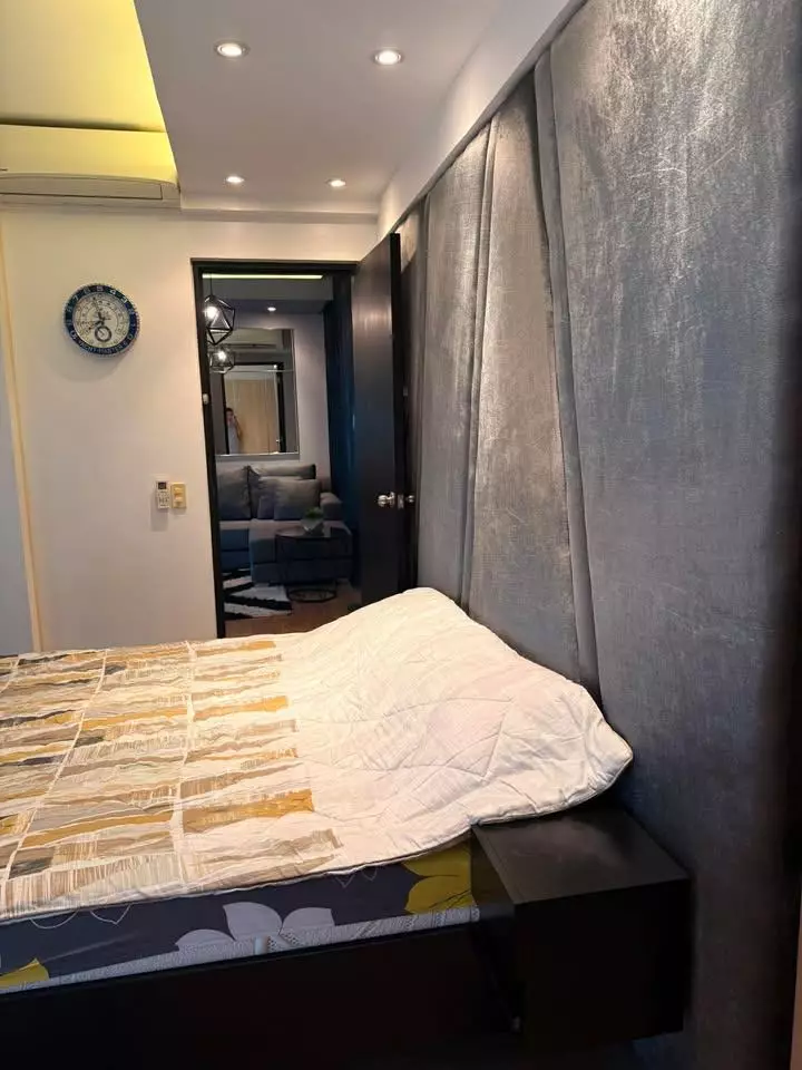 For Sale: Fully Finished 2BR Unit in Solinea Tower 1 with Parking Slot - photo 5