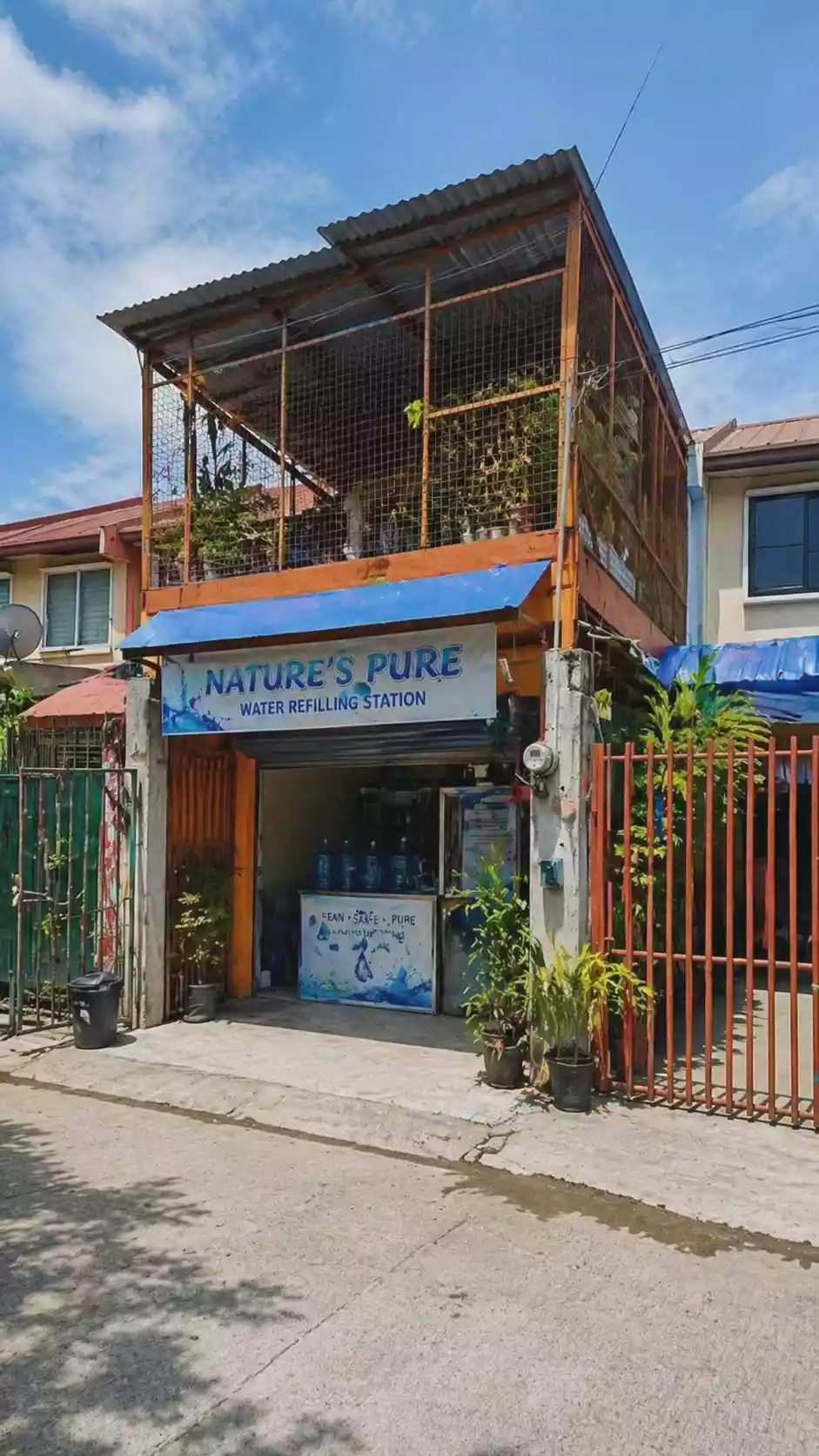 Own a residential property with an existing business setup already in place. - photo 2