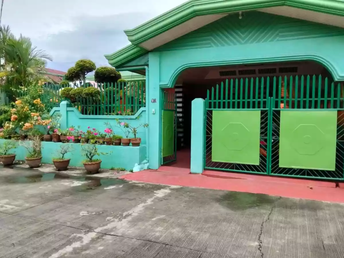 For Sale: 3BR House & Lot with Parking - photo 2