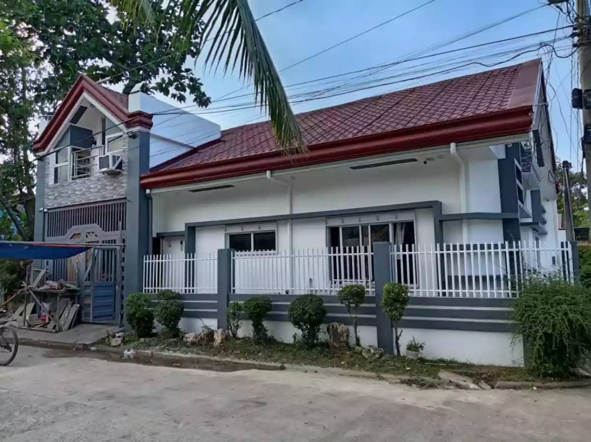 Experience Modern Living in this beautifully designed Loft-Style House and Lot Corner LOt - photo 3