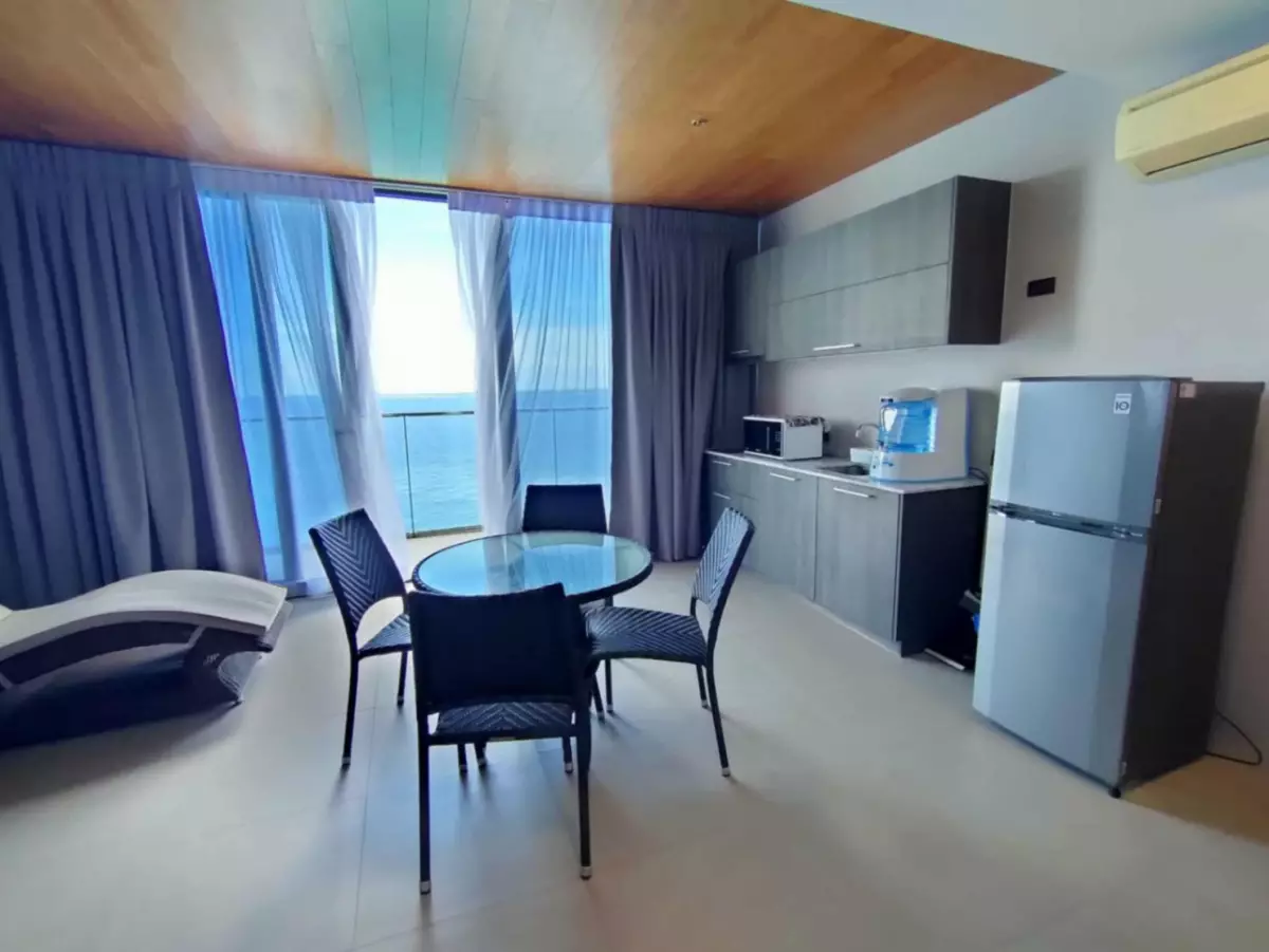 FOR SALE: Beach Front 1 Bedroom Condominium THE REEF MACTAN RESORT