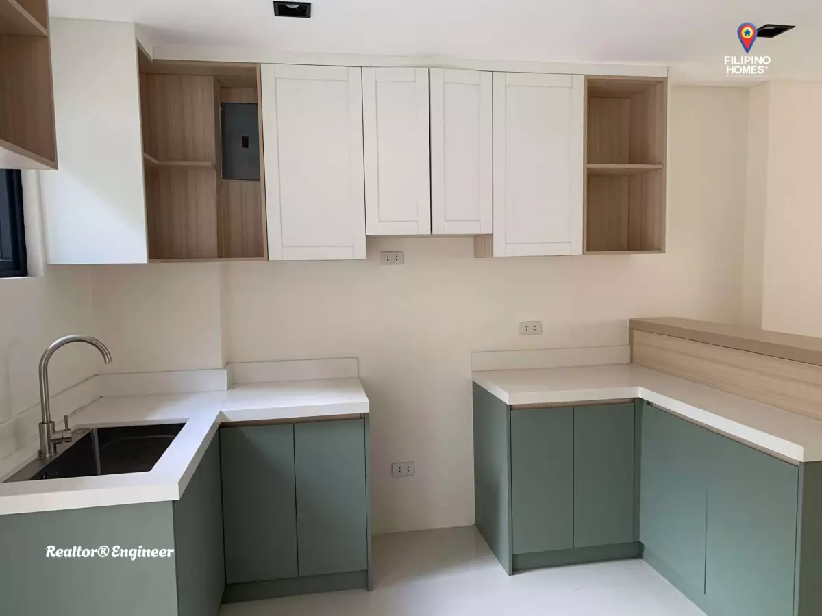 Ready to Upgrade you Space at 4-BR Townhouse - photo 7