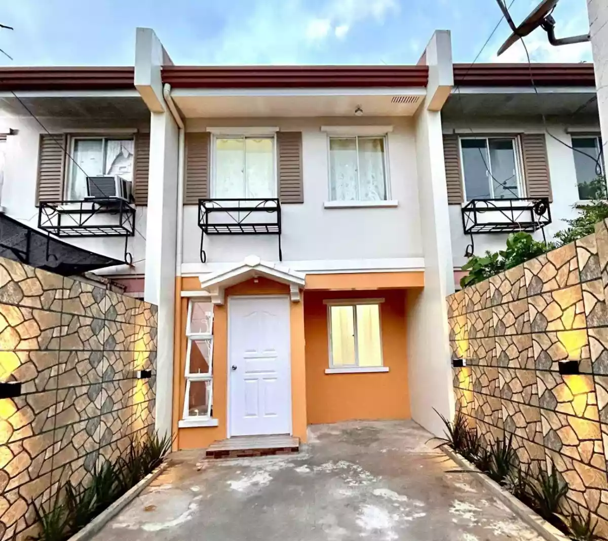 INCOME GENERATING HOUSE IN LESSANDRA SUBDIVISION GENERAL SANTOS CITY, SOOCSKSARGEN