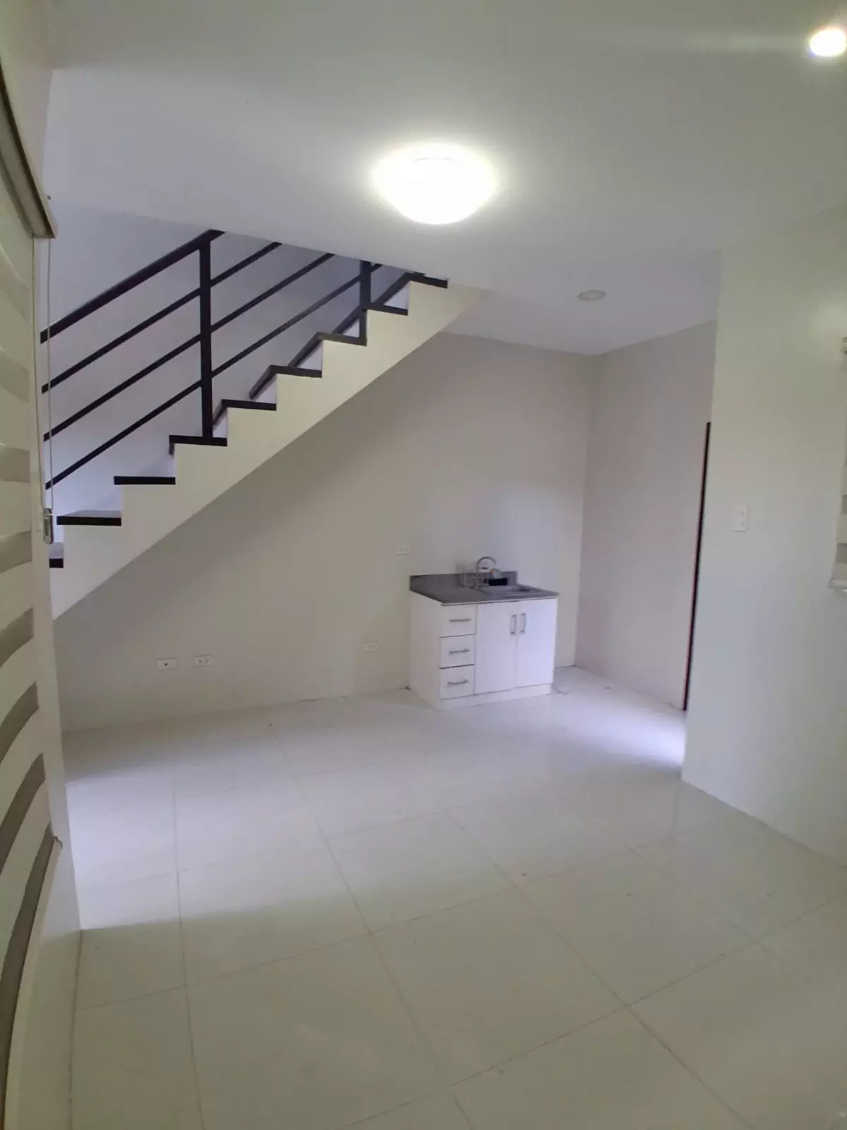 For assume - 2 bedroom END UNIT in Serenis South - photo 4