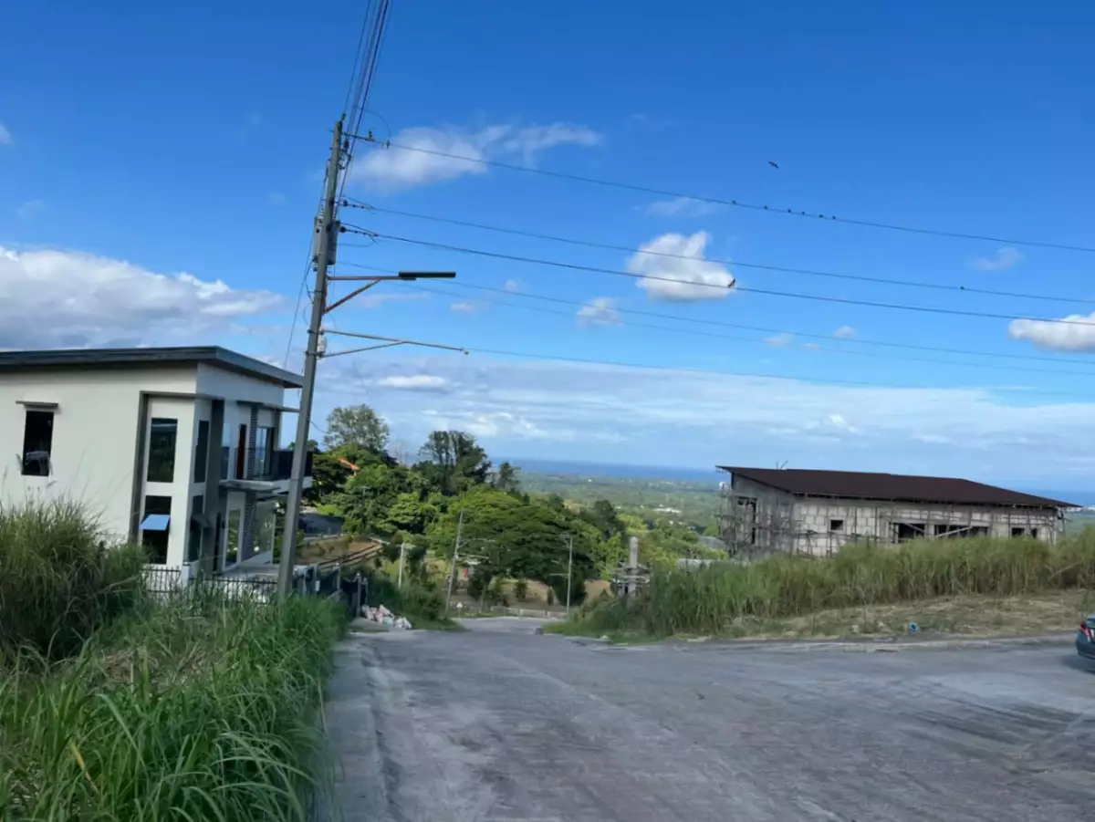 Tierra Alta 204sqm Lot Valencia Dumaguete Negros Oriental — Residential Lot in Valencia, Negros Oriental, 6215 — Photo 5