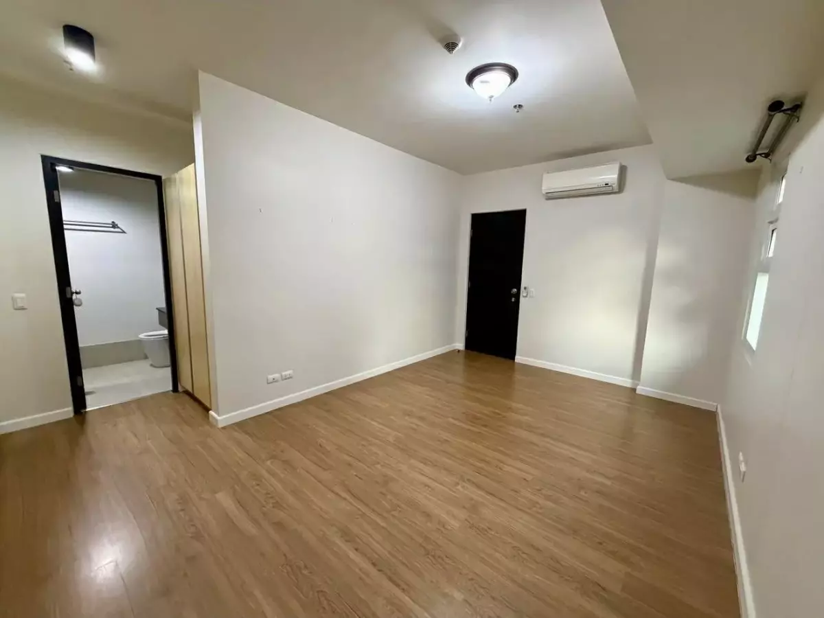 Two Bedroom Solinea Unit with Parking For Sale - photo 5