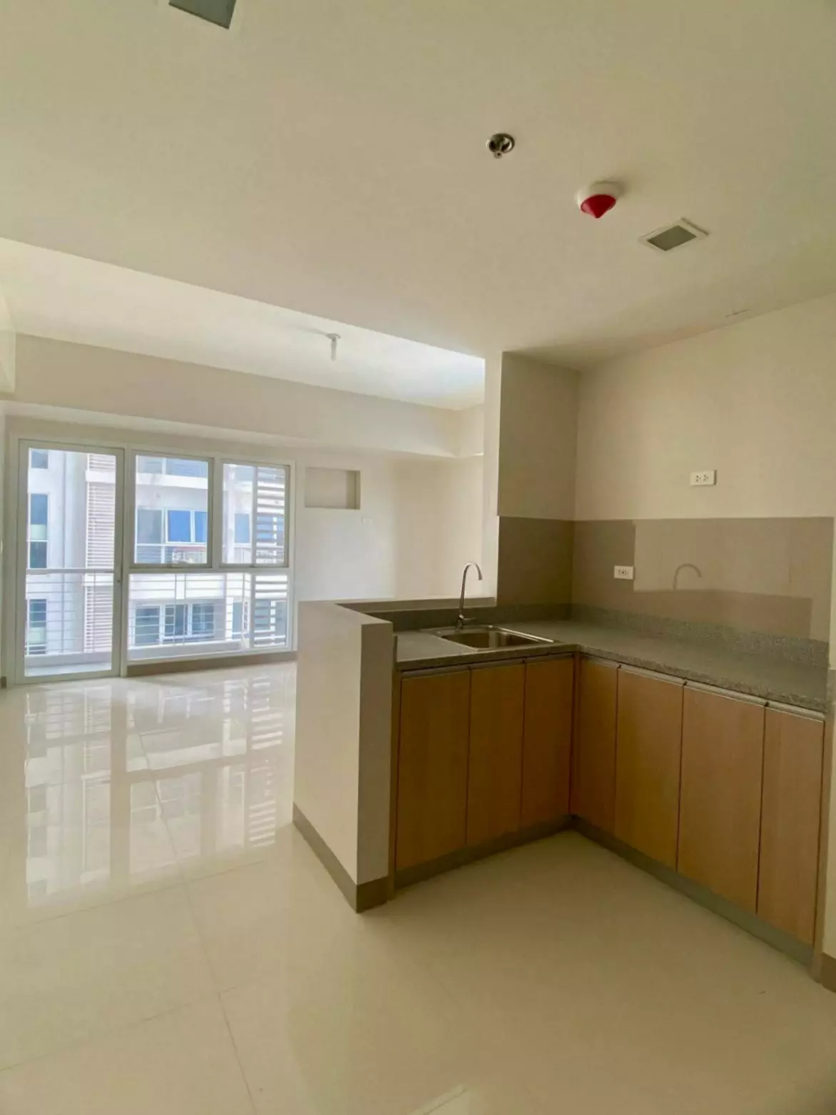 Affordable For Assume Executive Studio Unit Two Minutes Walk to SM Lanang Premier Davao City Davao Del Sur - photo 6