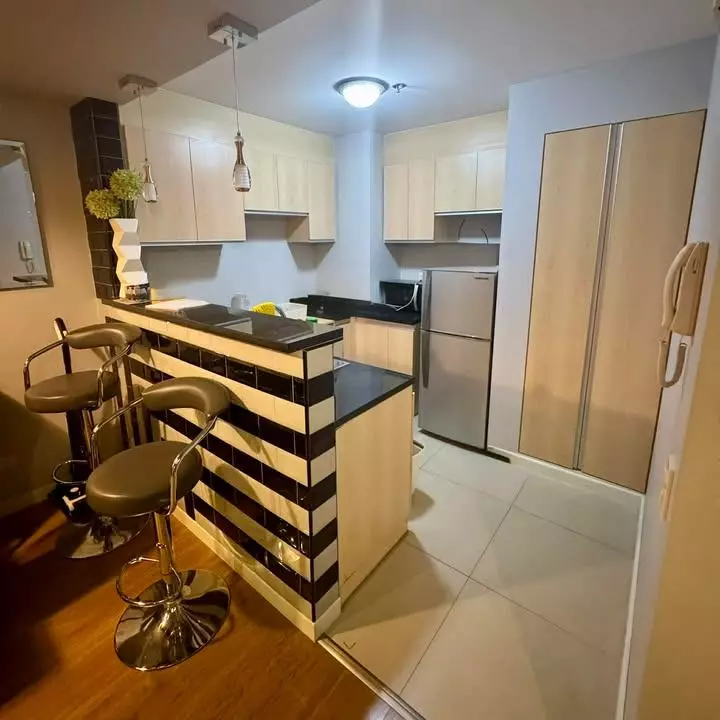 For Sale: Fully Finished 2BR Unit in Solinea Tower 1 with Parking Slot - photo 4