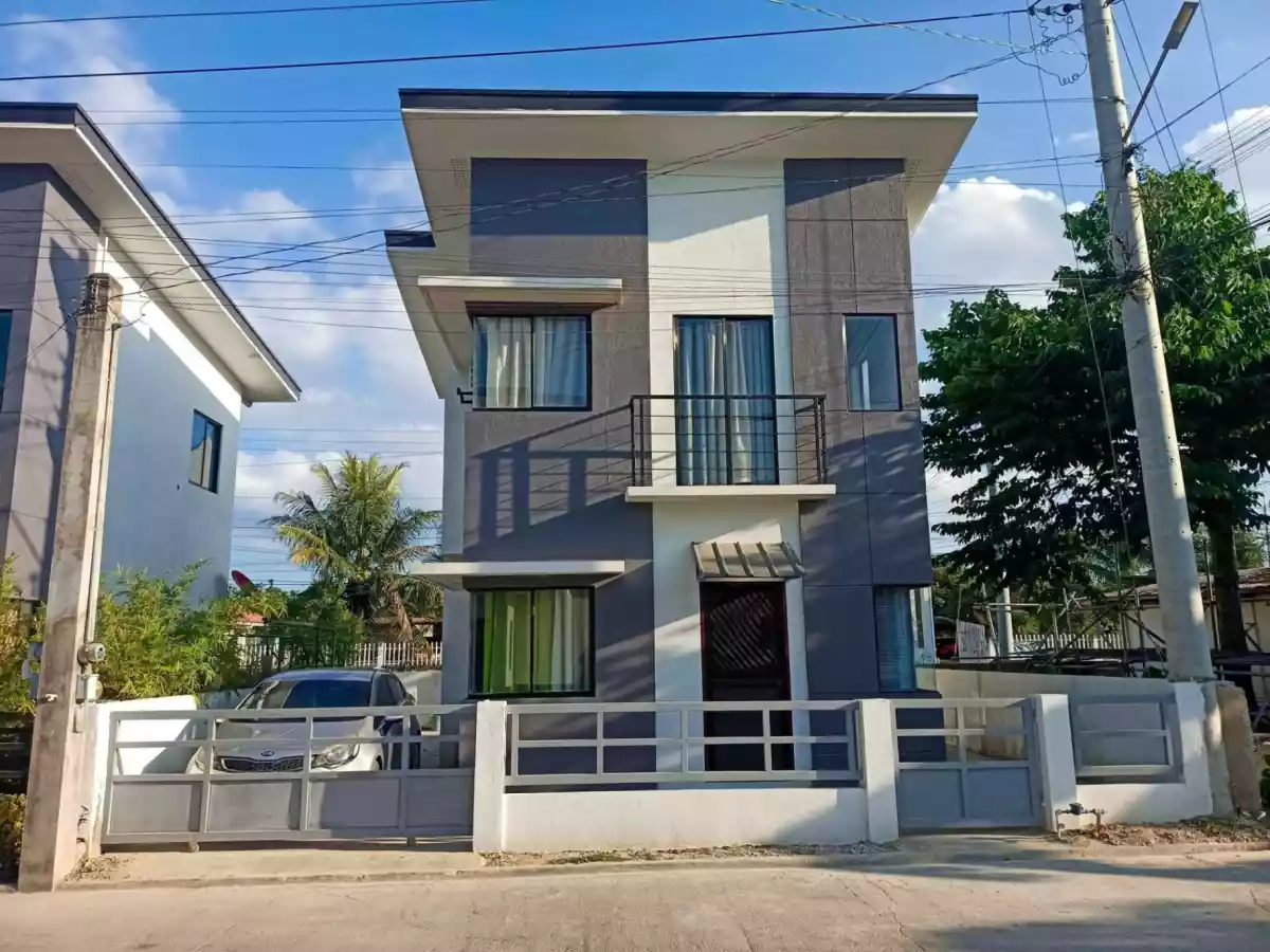 ODE 3 HOUSE & LOT FOR SALE - photo 2