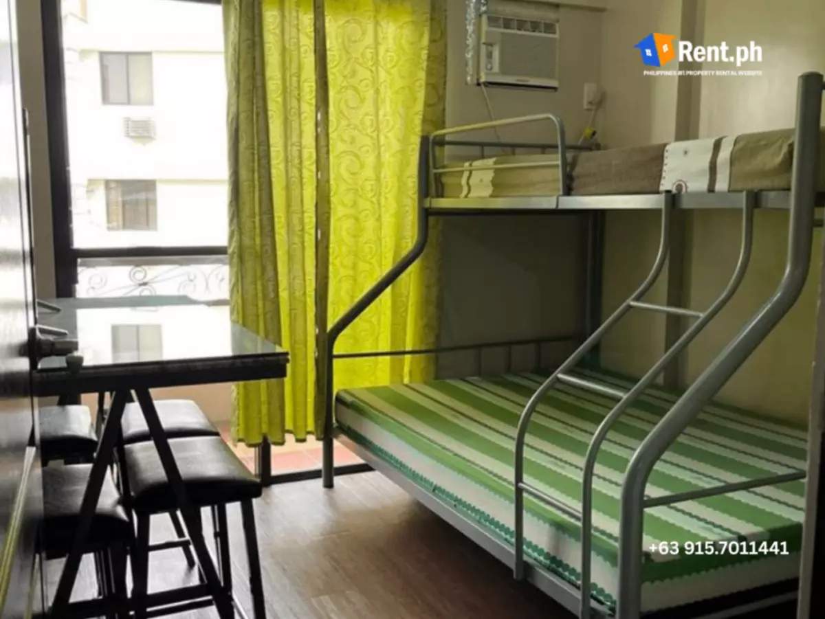 2-BR with balcony Med-rise Condo in Las Pinas - photo 4