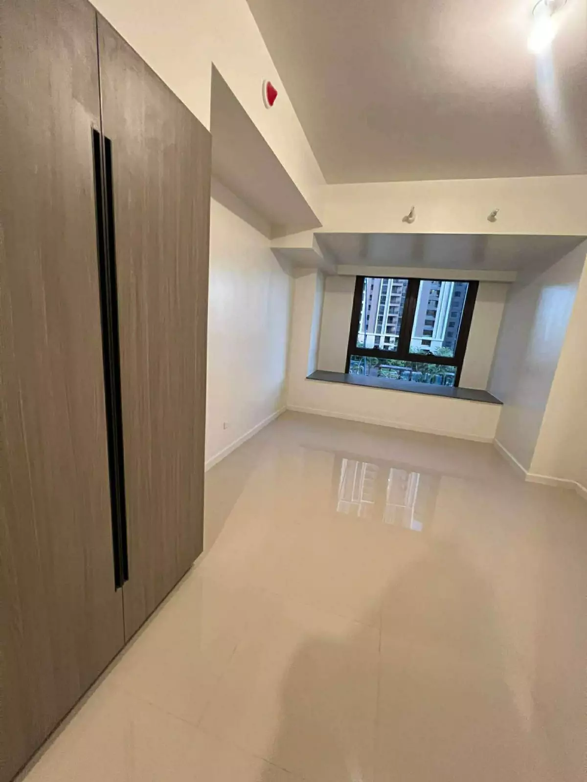 Mandani Bay Quay Tower 1 condo unif for sale - photo 3