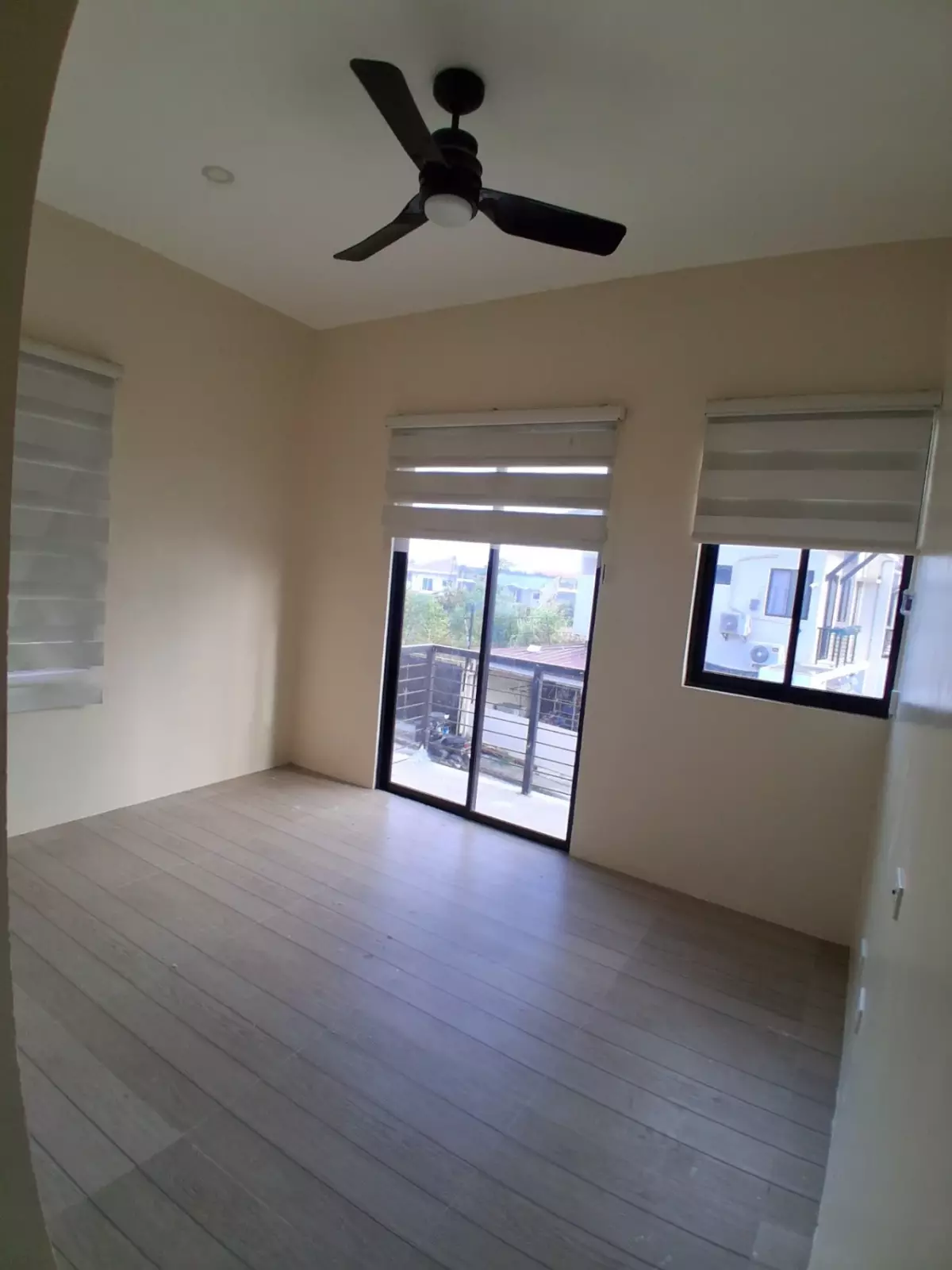 For assume - 2 bedroom END UNIT in Serenis South - photo 6