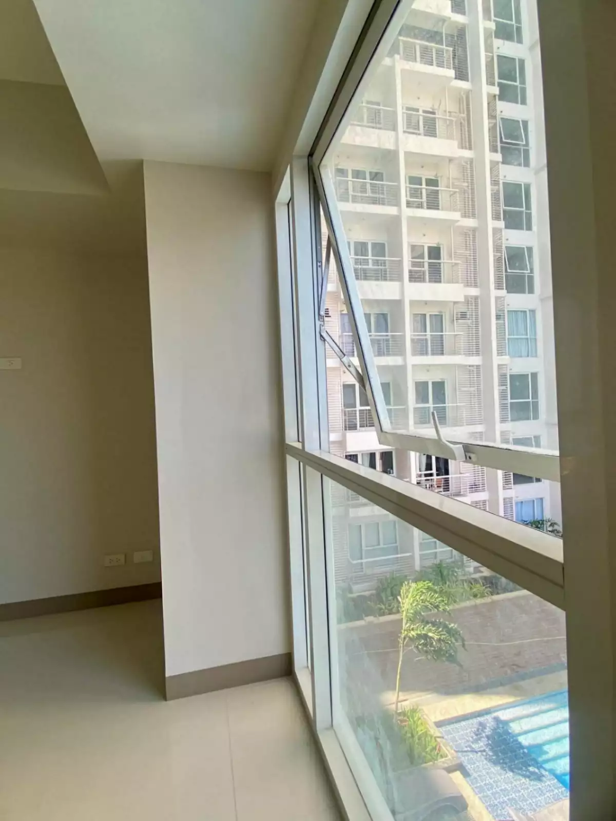 Affordable For Assume Executive Studio Unit Two Minutes Walk to SM Lanang Premier Davao City Davao Del Sur - photo 4