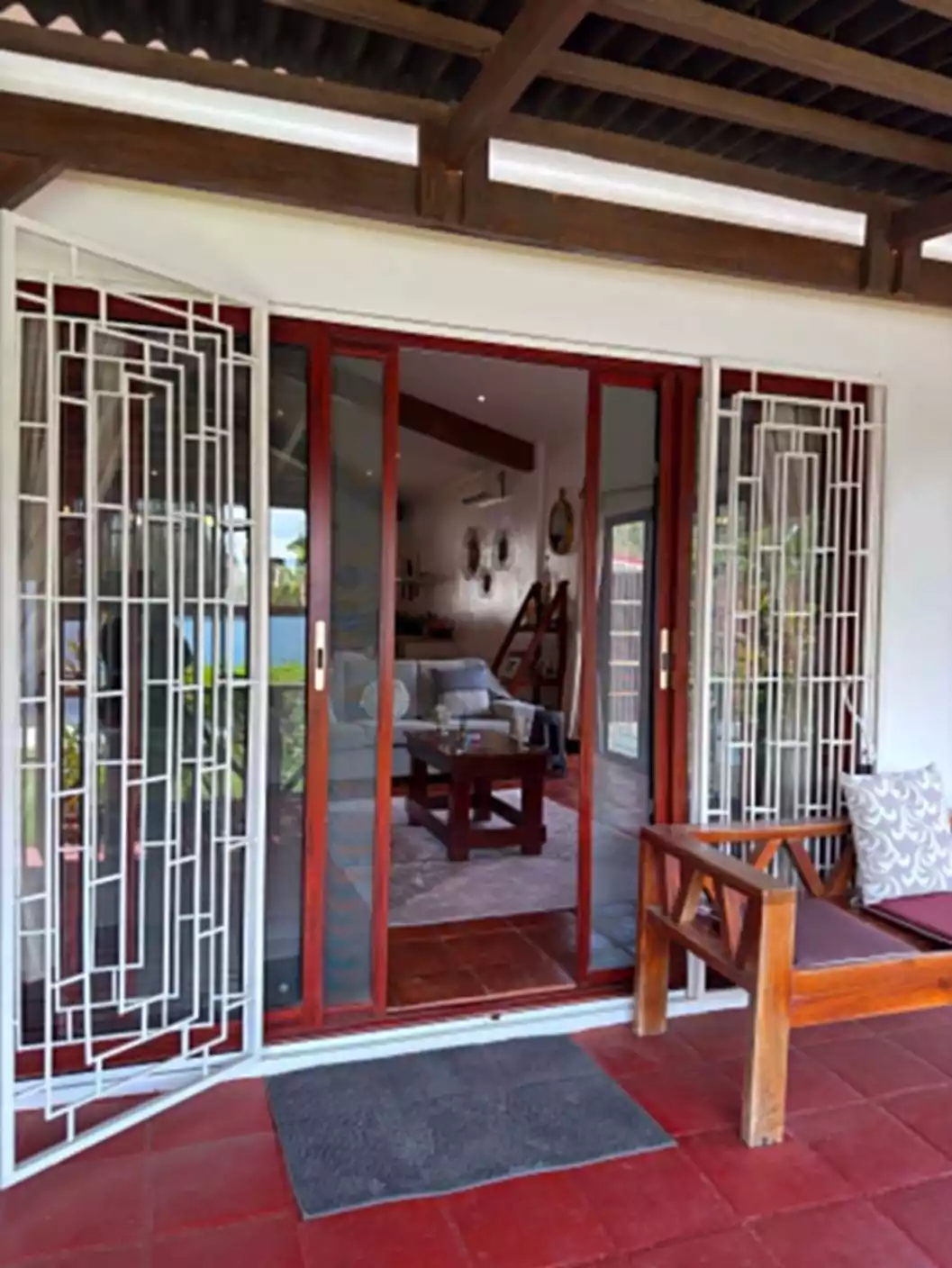 Luxury Single-Storey House & Lot with Pool - photo 4