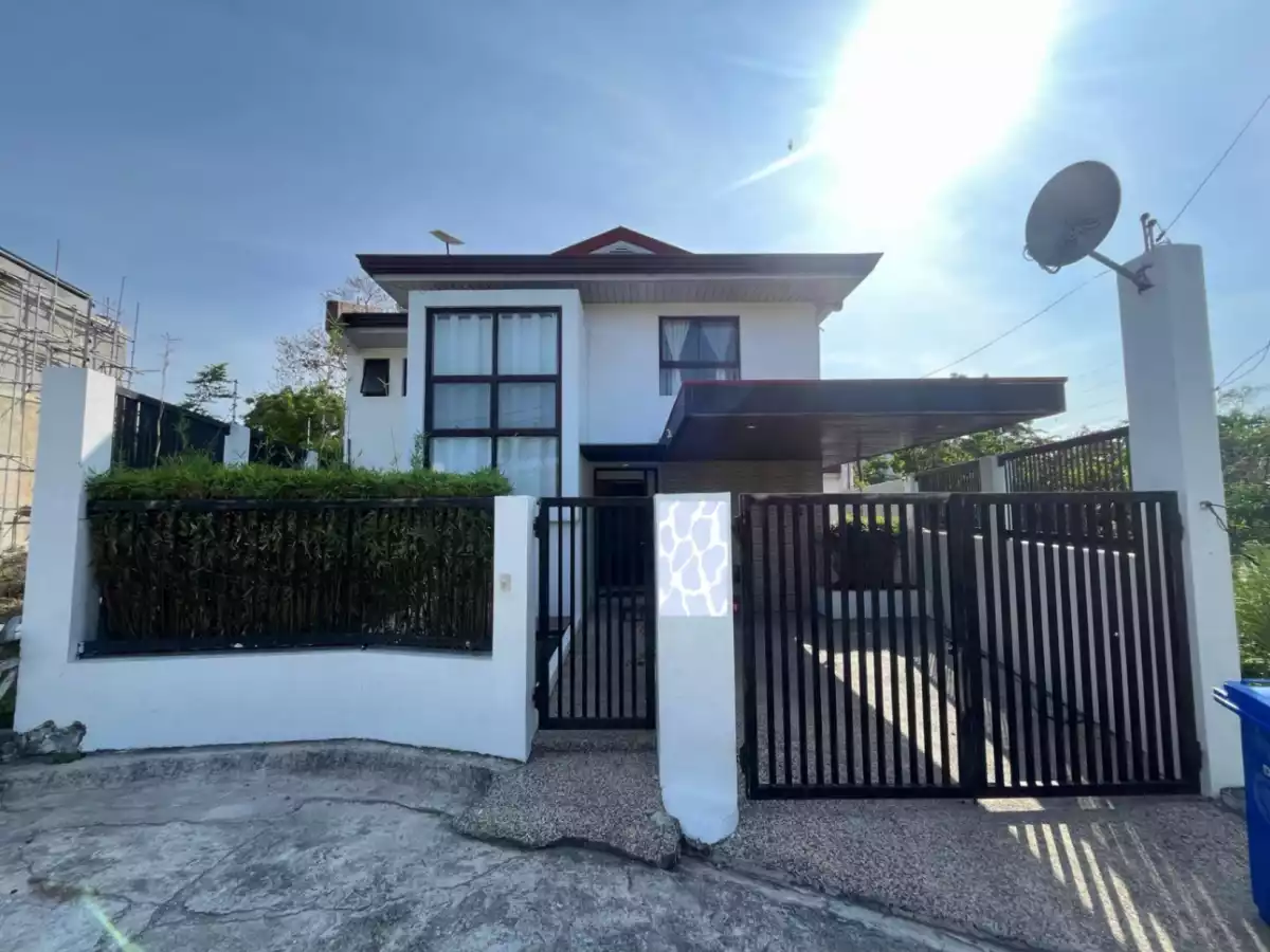 Singe Detached House & Lot w/ Pool