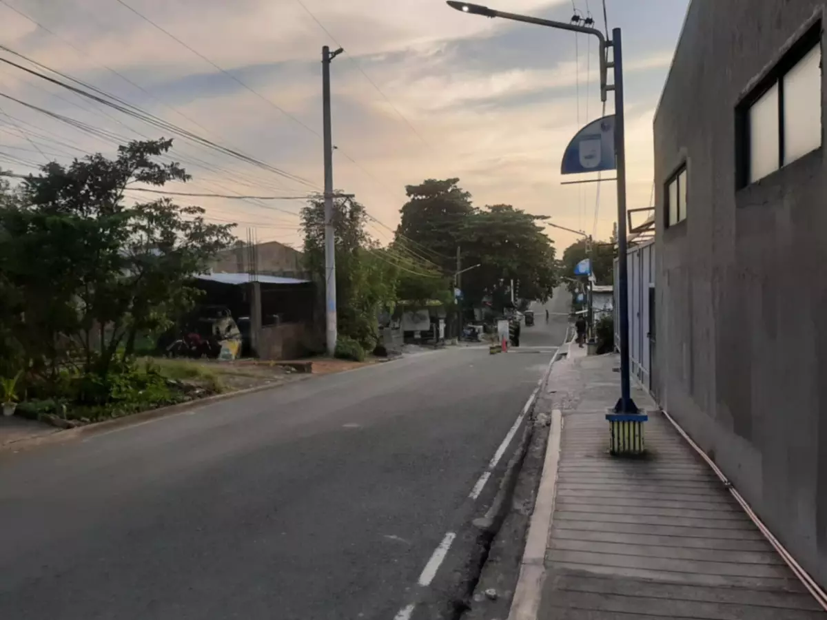 NICE LOCATION LOW PRICE RESIDENTIAL LOT NEAR VILLAR CITY - photo 7