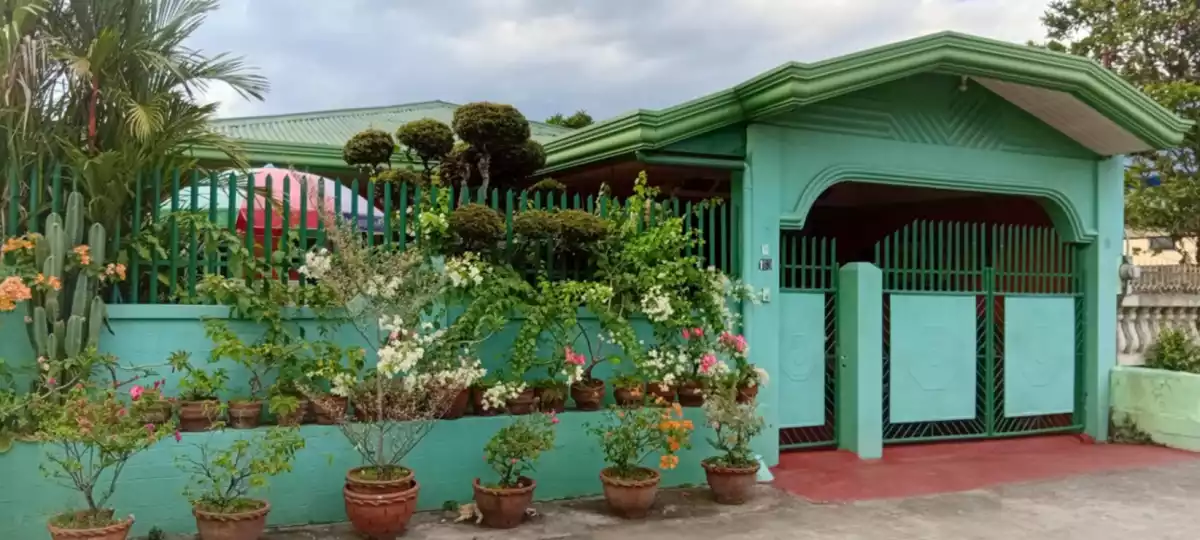 For Sale: 3BR House & Lot with Parking