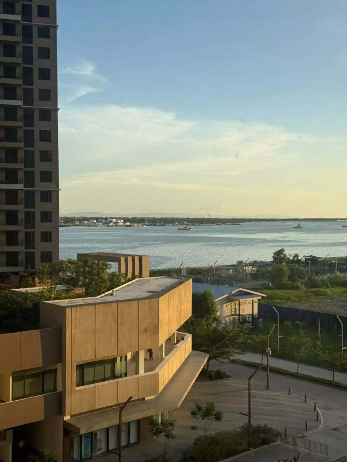 Mandani Bay Quay Tower 1 condo unif for sale - photo 7