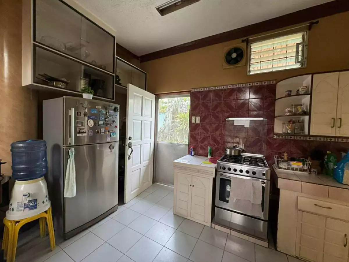 Spacious Fully Furnished House and Lot For Sale - photo 6