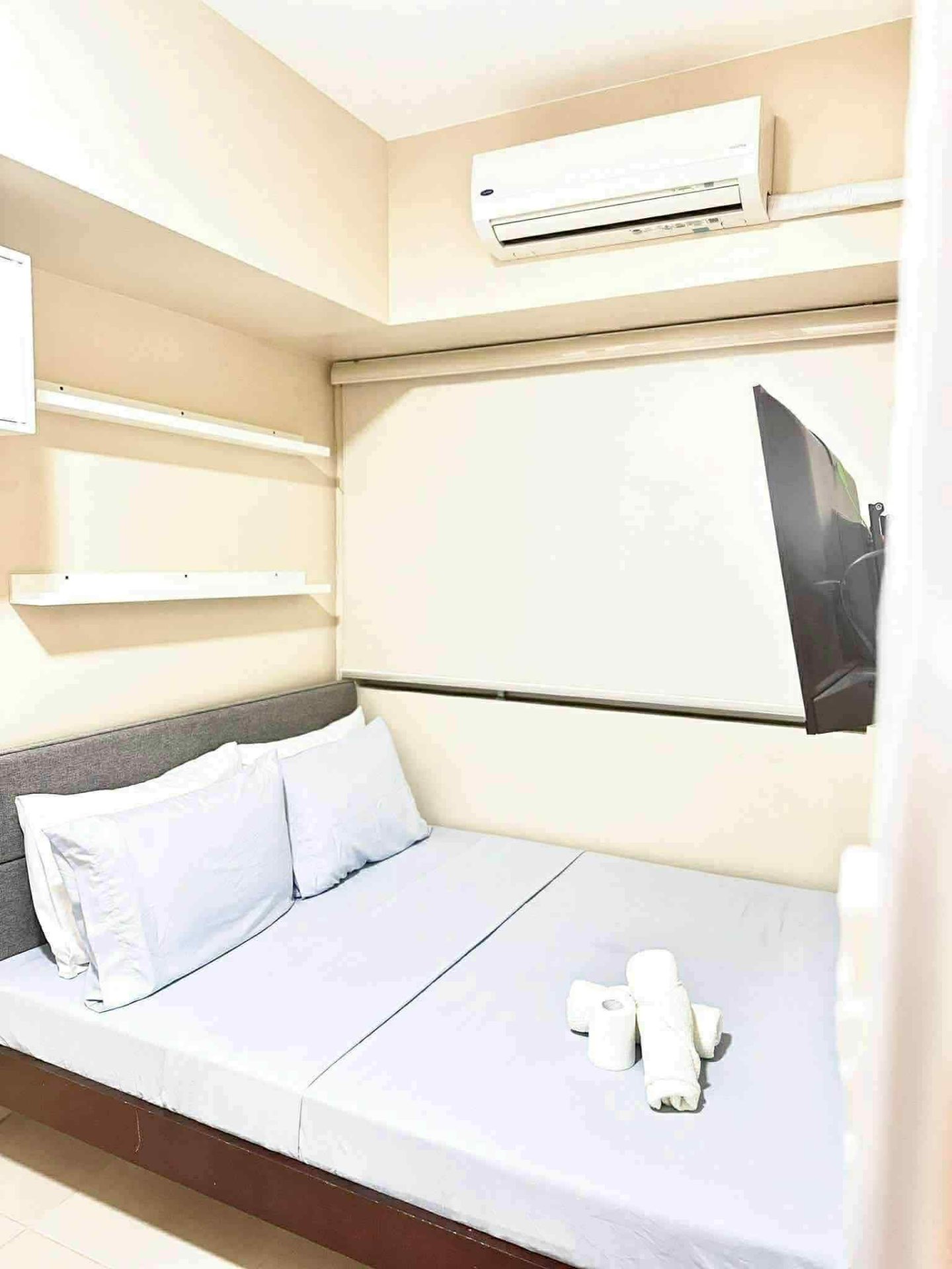 Avida Tower Iloilo/Fully Furnished 1 bedroom unit with balcony - photo 3