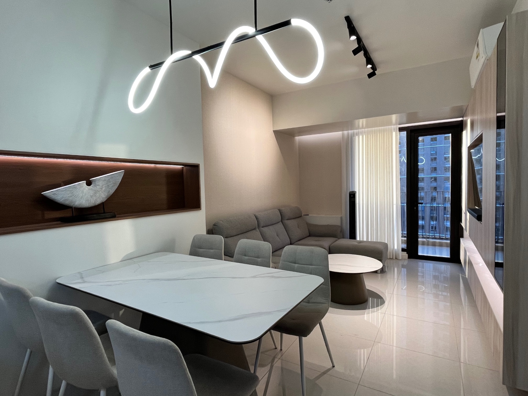 For sale Fully furnished 2 bedroom condo unit in Mandani Bay - photo 3