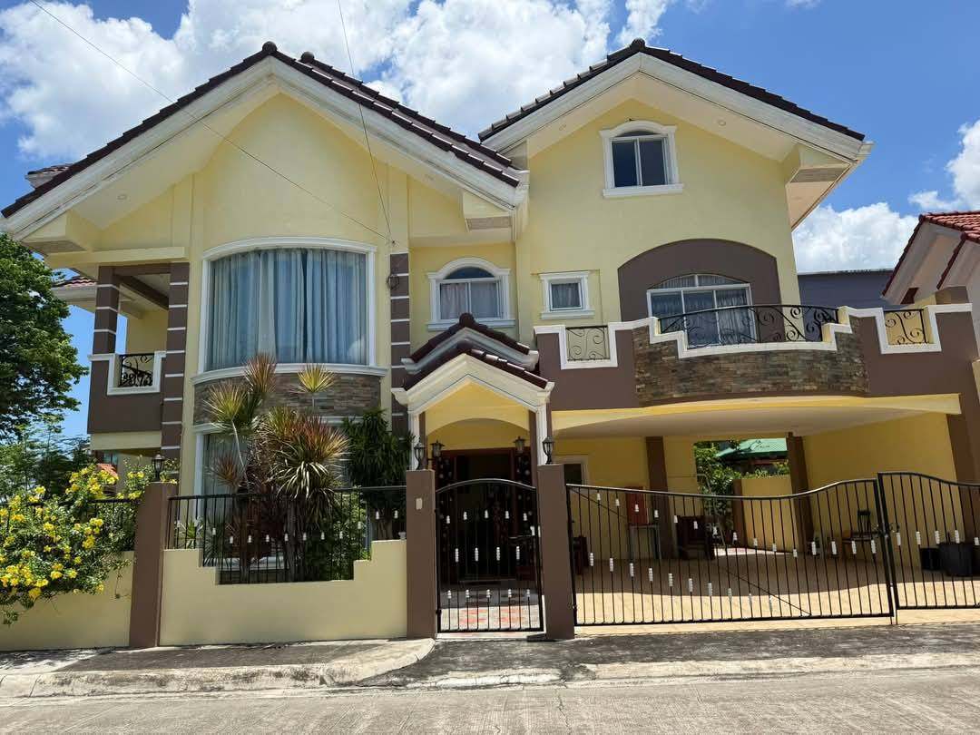 EXCLUSIVE LISTING 5BR FAMILY HOUSE FOR SALE INSIDE CORONA DEL MAR TALISAY CITY CEBU 18M ONLY