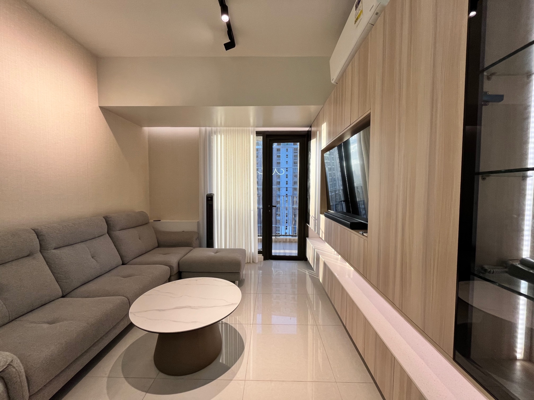 For sale Fully furnished 2 bedroom condo unit in Mandani Bay - photo 4