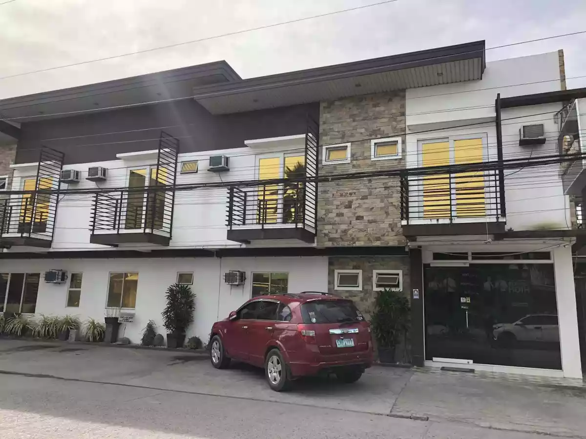 COMMERCIAL LOT with HOTEL BUILDING FOR SALE — Hotel in General Santos City, South Cotabato, Philippines — Photo 3