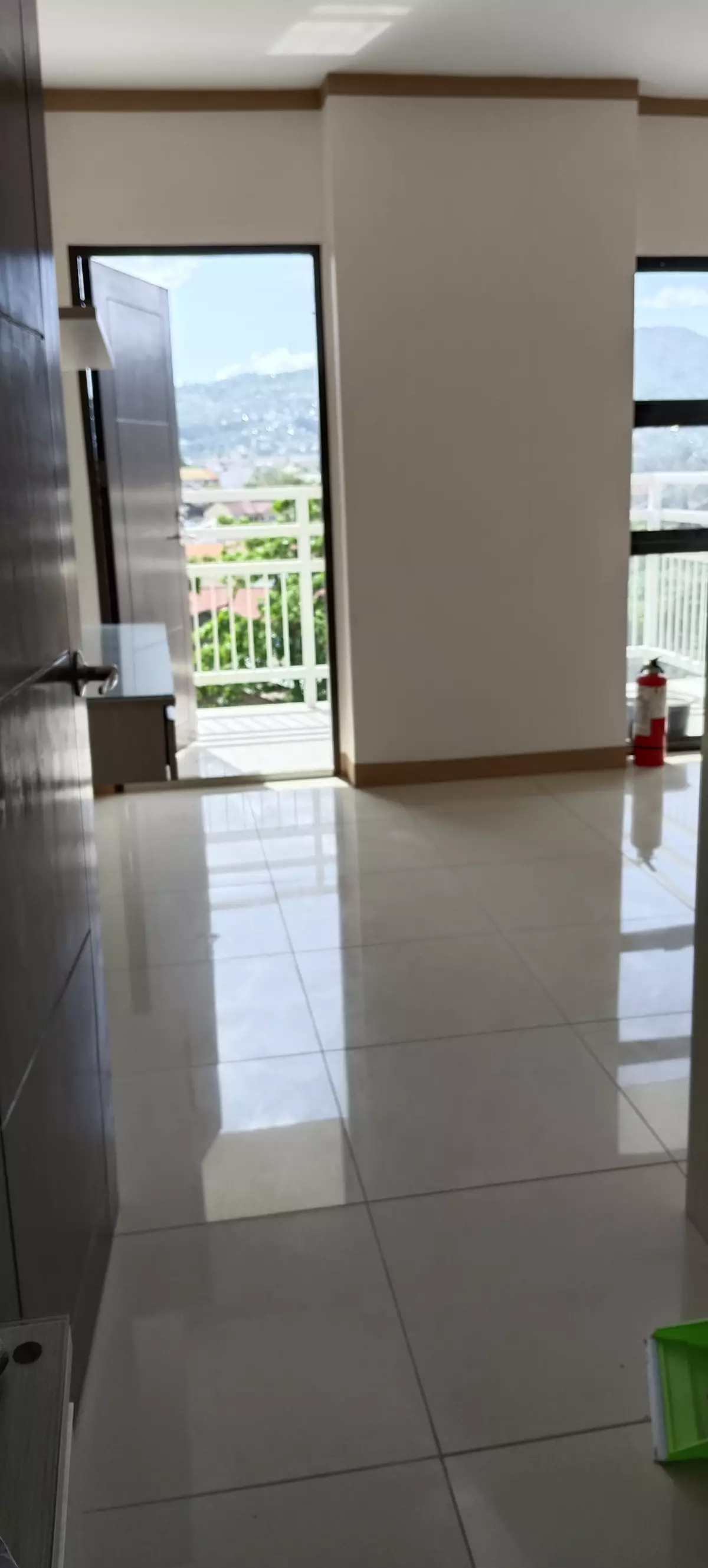 1 BR Condo Unit with Parking - photo 2