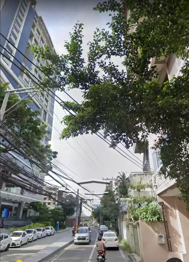 Commercial Building Up for Sale in the heart of Cebu City (near Baseline ) - photo 2