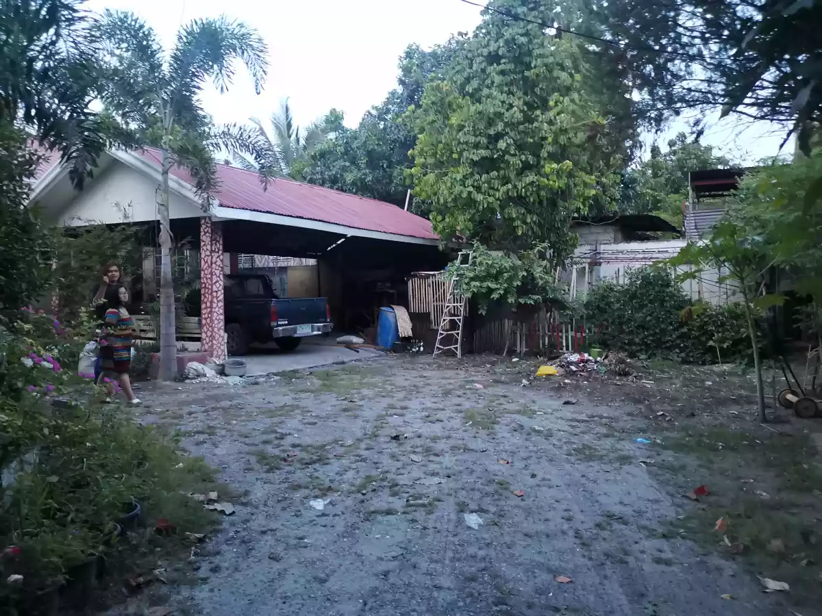 715sqm Six Bedroom House and Lot.  - photo 4
